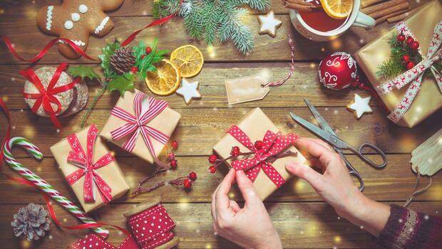 Help & Fun Wrapping up Presents  Christmas Volunteering  Rome Forever