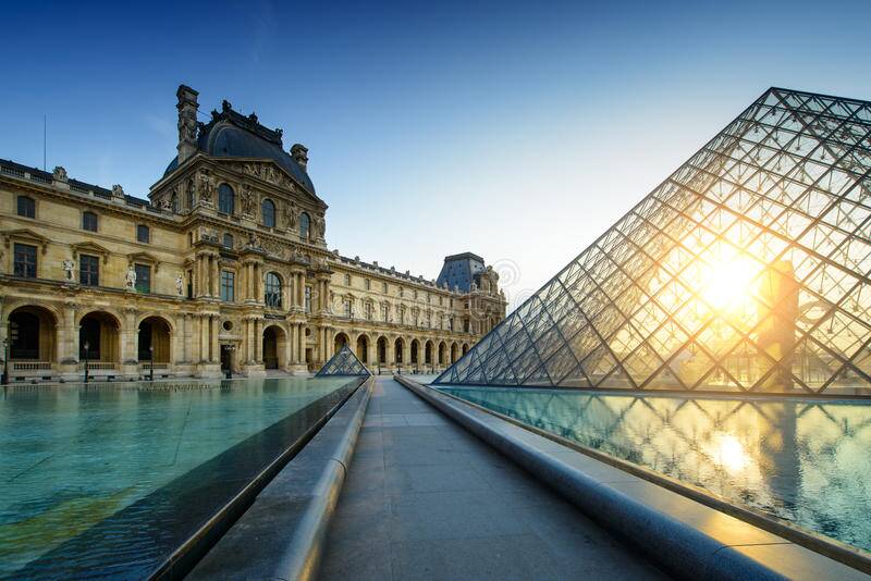 Let's Enjoy A Virtual Tour Inside Louvre Museum Paris Together